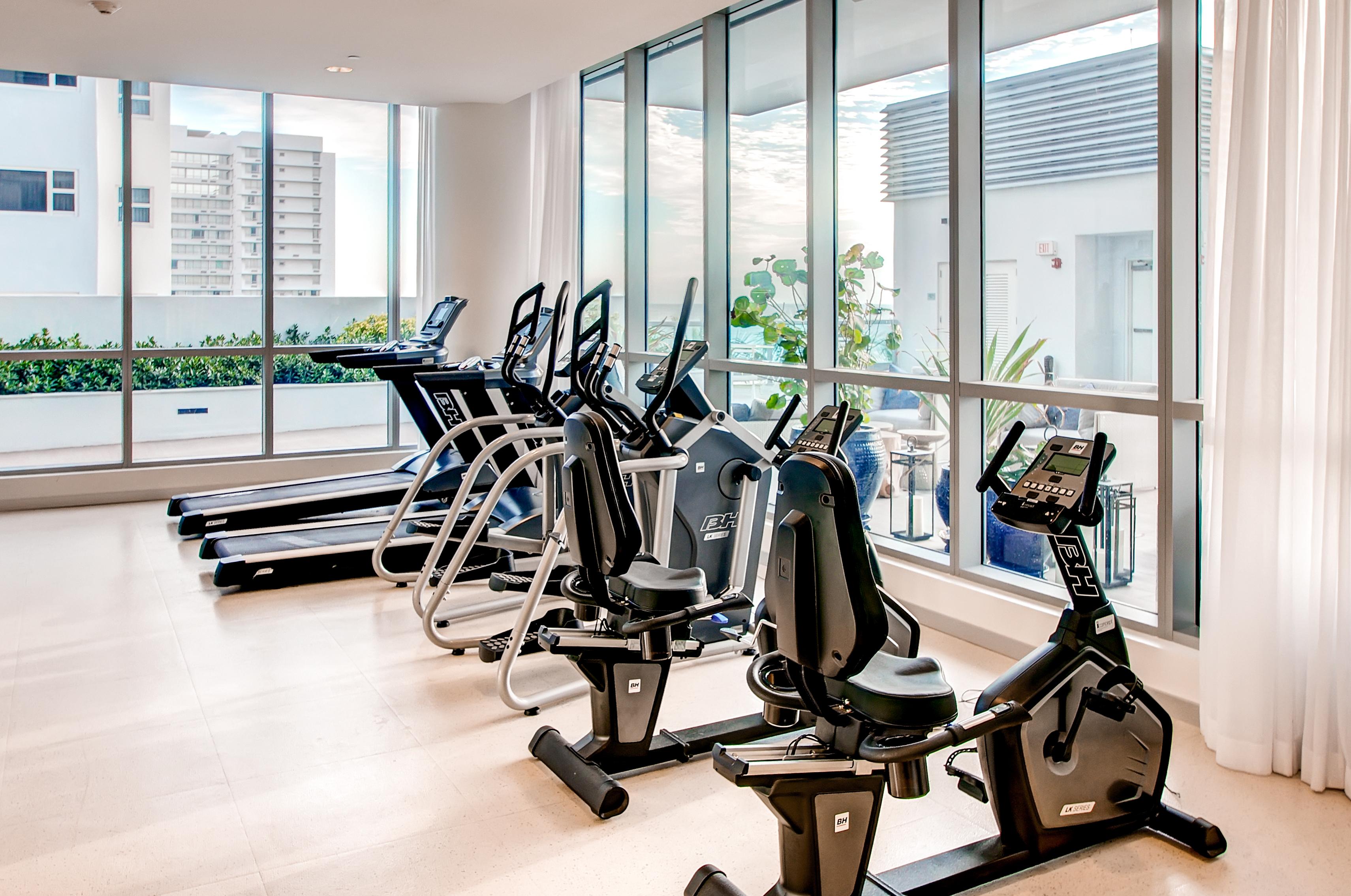 Churchill Suites Monte Carlo Miami Beach Bagian luar foto