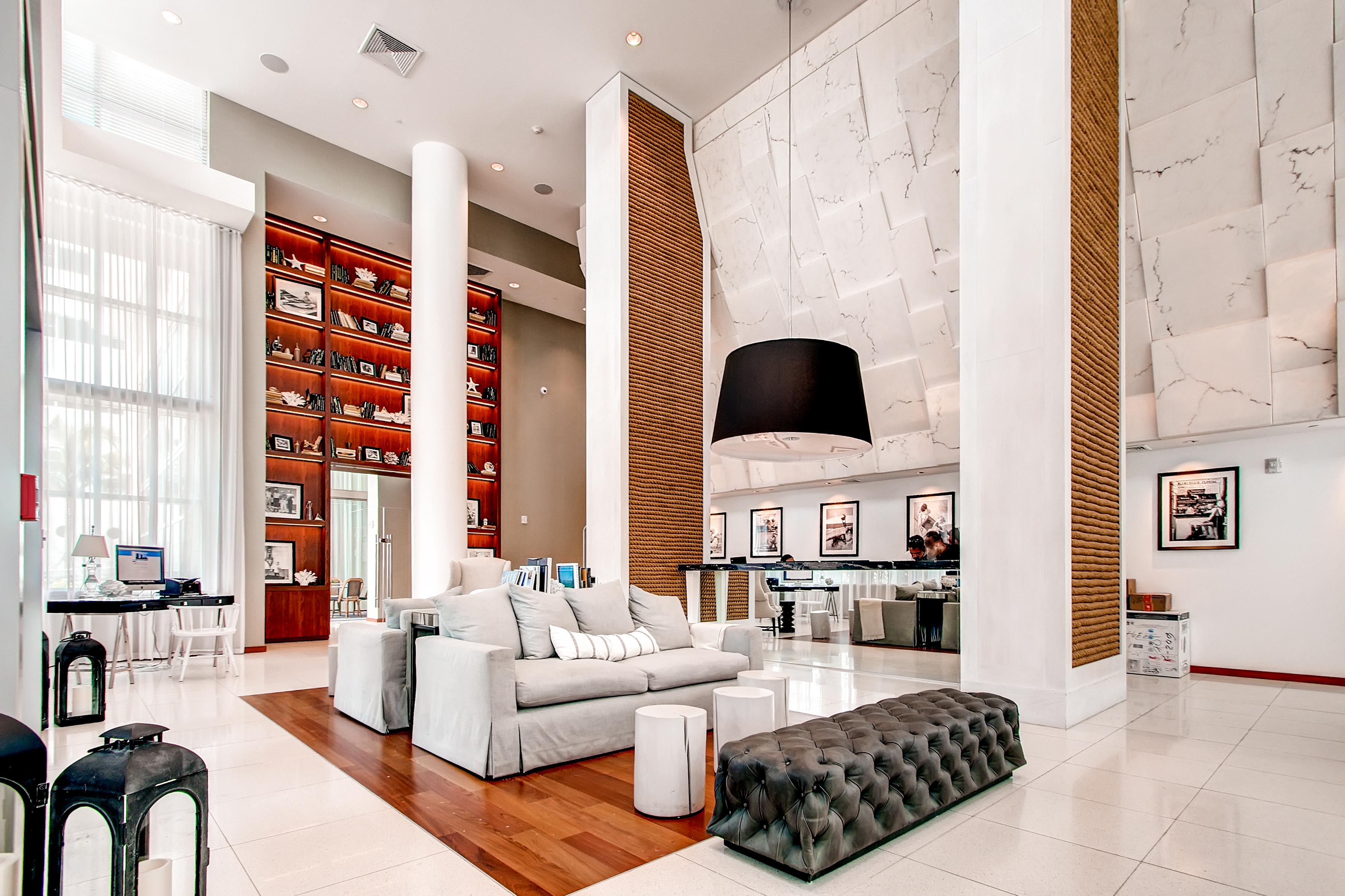 Churchill Suites Monte Carlo Miami Beach Bagian luar foto