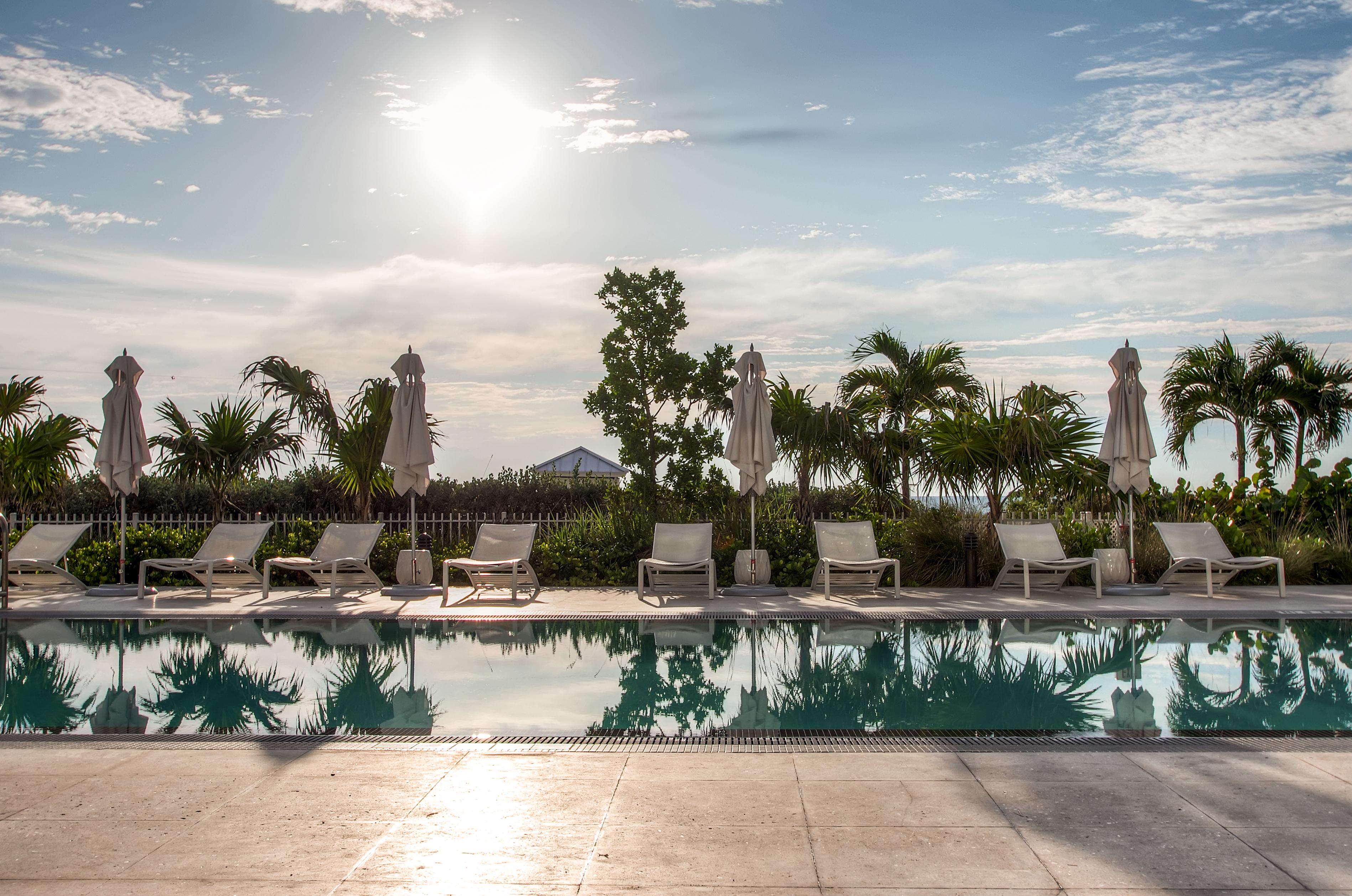 Churchill Suites Monte Carlo Miami Beach Bagian luar foto