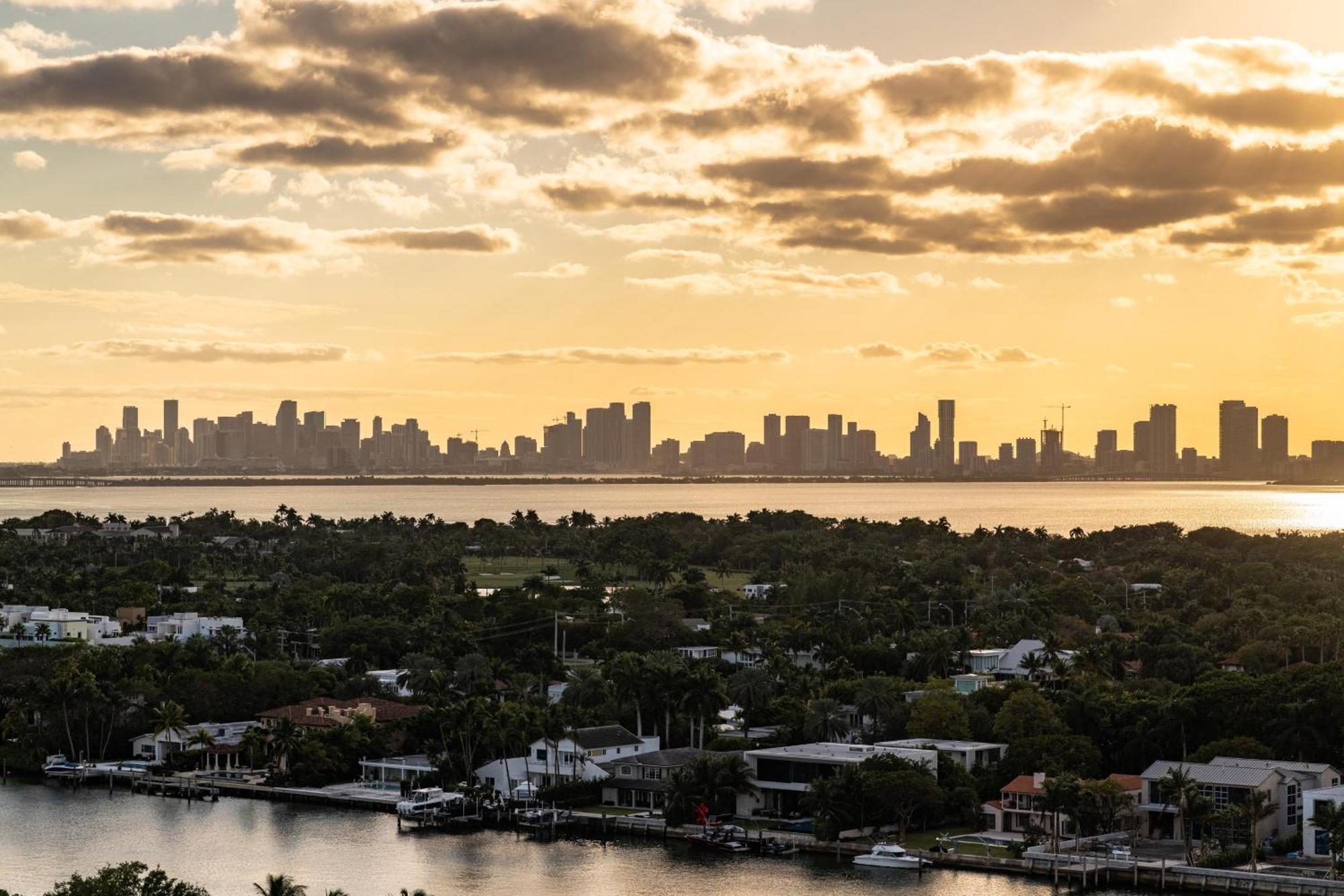 Churchill Suites Monte Carlo Miami Beach Ruang foto