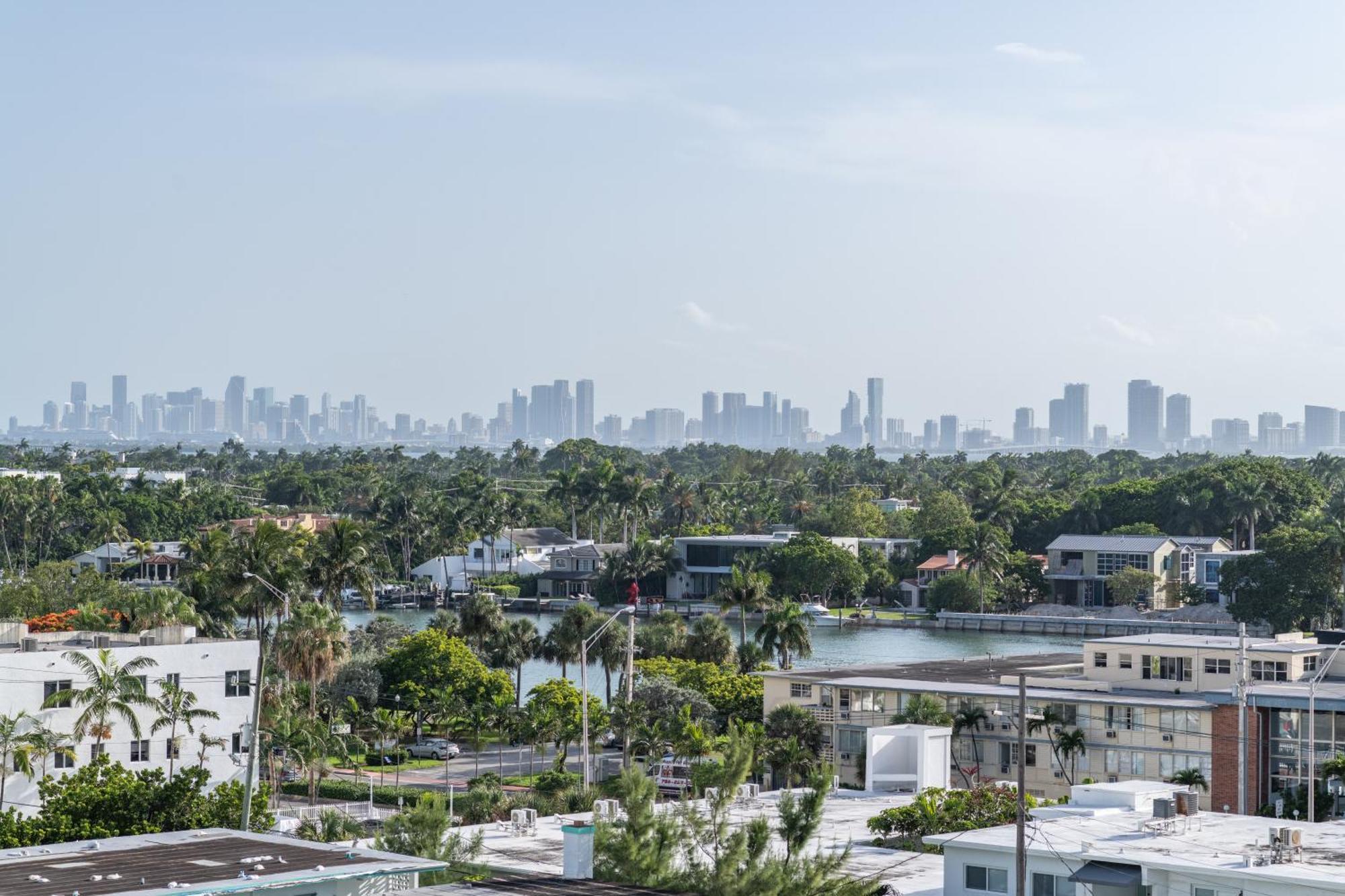 Churchill Suites Monte Carlo Miami Beach Ruang foto